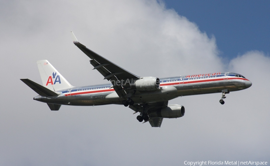 American Airlines Boeing 757-223 (N172AJ) | Photo 299452