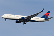 Delta Air Lines Boeing 767-332(ER) (N172DN) at  New York - John F. Kennedy International, United States