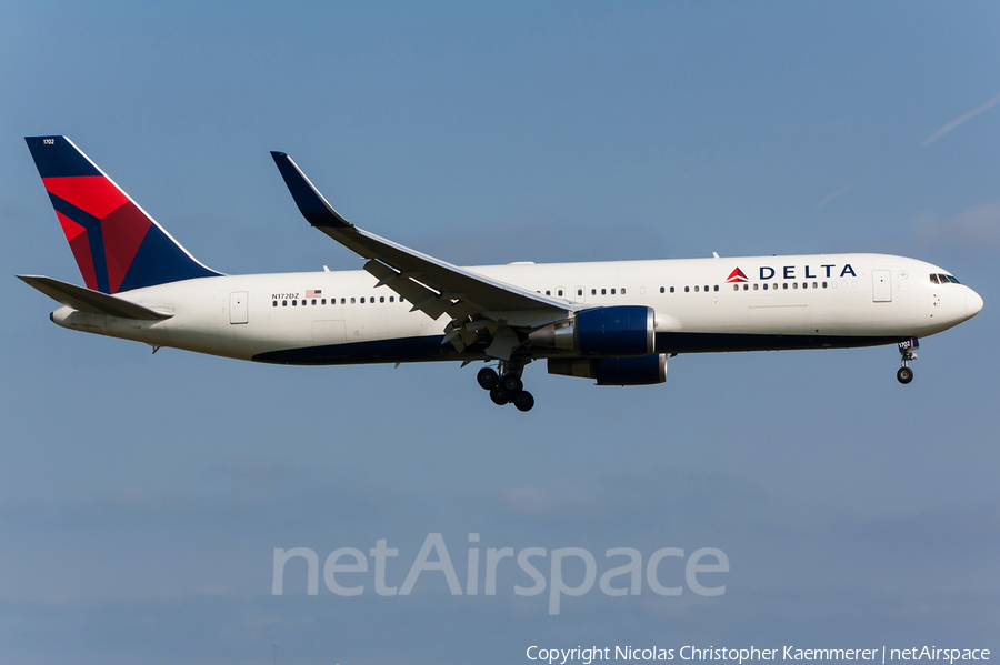 Delta Air Lines Boeing 767-332(ER) (N172DZ) | Photo 161416