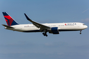 Delta Air Lines Boeing 767-332(ER) (N172DZ) at  Amsterdam - Schiphol, Netherlands