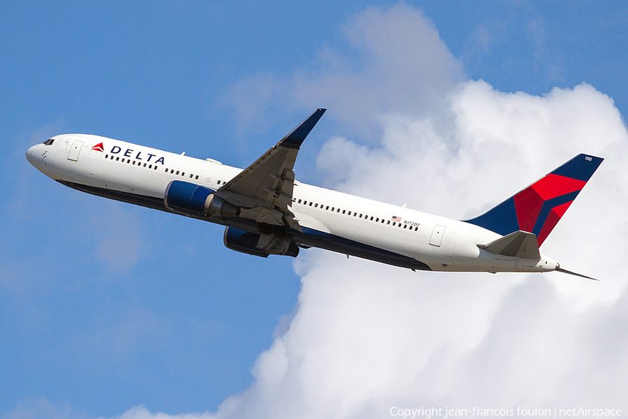 Delta Air Lines Boeing 767-332(ER) (N172DZ) | Photo 147353