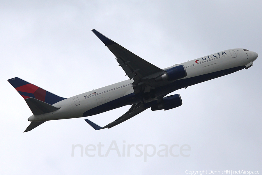 Delta Air Lines Boeing 767-332(ER) (N172DZ) | Photo 445187