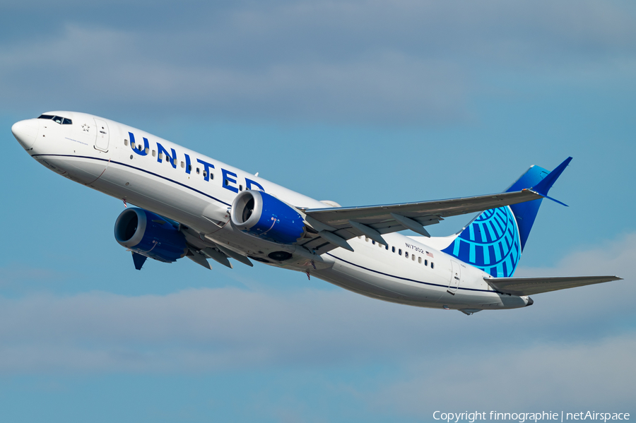 United Airlines Boeing 737-8 MAX (N17302) | Photo 663450