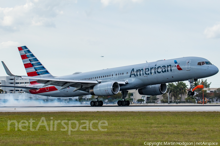 American Airlines Boeing 757-223 (N173AN) | Photo 327732
