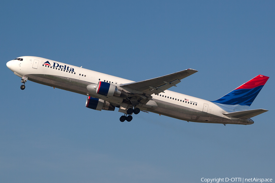 Delta Air Lines Boeing 767-332(ER) (N173DN) | Photo 197428