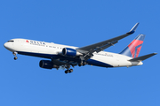 Delta Air Lines Boeing 767-332(ER) (N173DZ) at  New York - John F. Kennedy International, United States