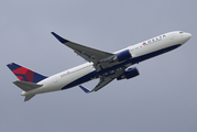 Delta Air Lines Boeing 767-332(ER) (N173DZ) at  London - Heathrow, United Kingdom