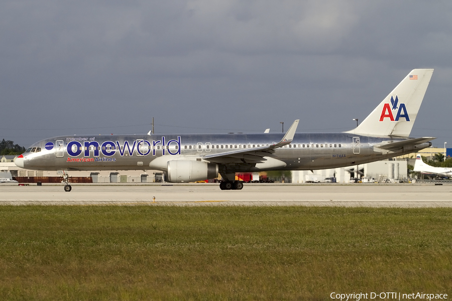 American Airlines Boeing 757-223 (N174AA) | Photo 422831