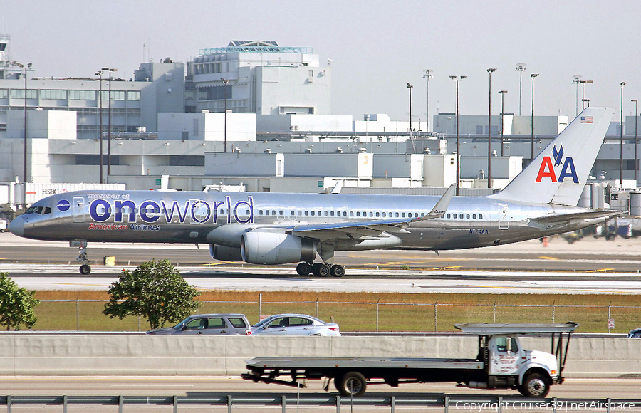 American Airlines Boeing 757-223 (N174AA) | Photo 95809