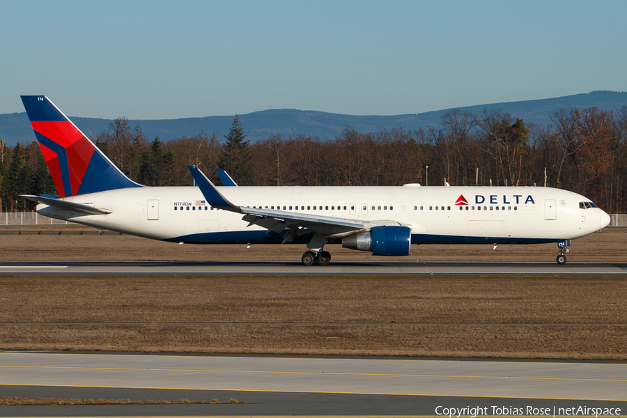 Delta Air Lines Boeing 767-332(ER) (N174DN) | Photo 304318