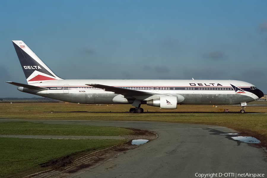 Delta Air Lines Boeing 767-332(ER) (N174DN) | Photo 141030