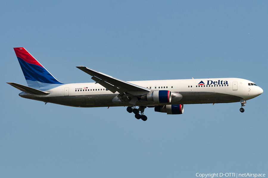 Delta Air Lines Boeing 767-332(ER) (N174DN) | Photo 175946