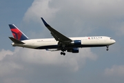 Delta Air Lines Boeing 767-332(ER) (N174DN) at  London - Heathrow, United Kingdom