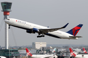 Delta Air Lines Boeing 767-332(ER) (N174DN) at  London - Heathrow, United Kingdom