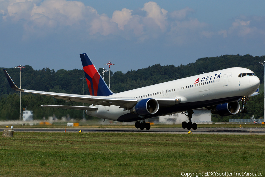 Delta Air Lines Boeing 767-332(ER) (N174DN) | Photo 276693