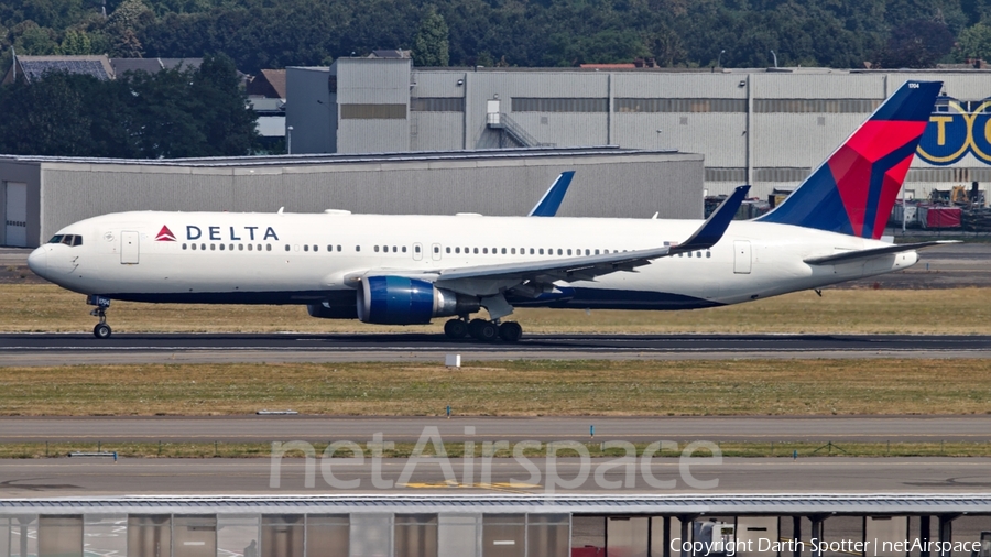 Delta Air Lines Boeing 767-332(ER) (N174DZ) | Photo 282354