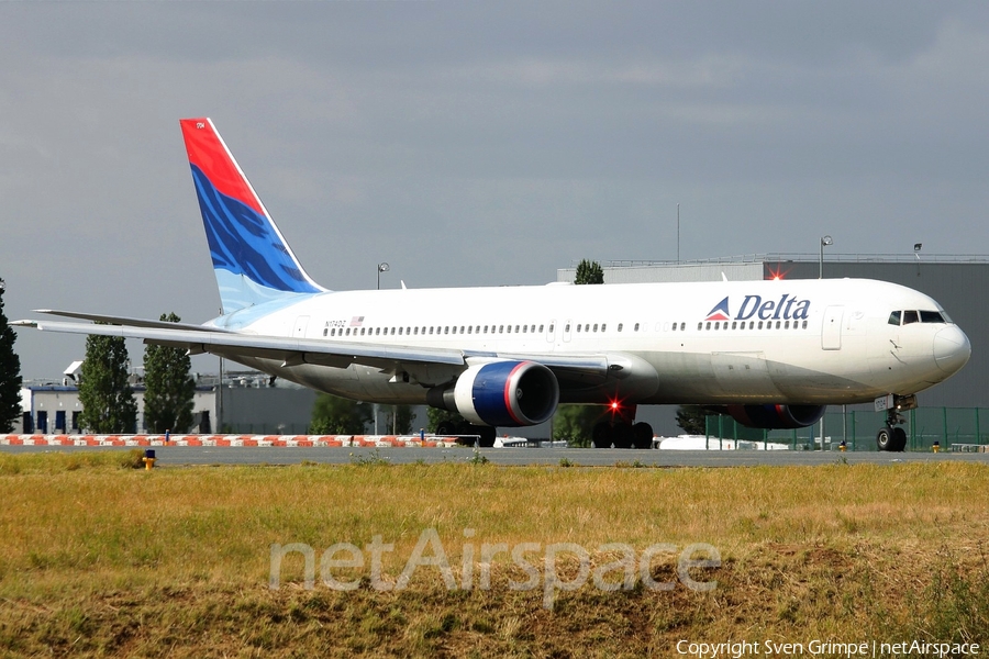 Delta Air Lines Boeing 767-332(ER) (N174DZ) | Photo 16142