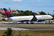 Delta Air Lines Boeing 767-332(ER) (N174DZ) at  Philipsburg - Princess Juliana International, Netherland Antilles