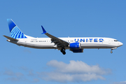 United Airlines Boeing 737-9 MAX (N17529) at  Newark - Liberty International, United States