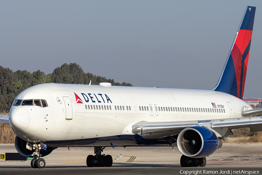 Delta Air Lines Boeing 767-332(ER) (N175DN) | Photo 387176