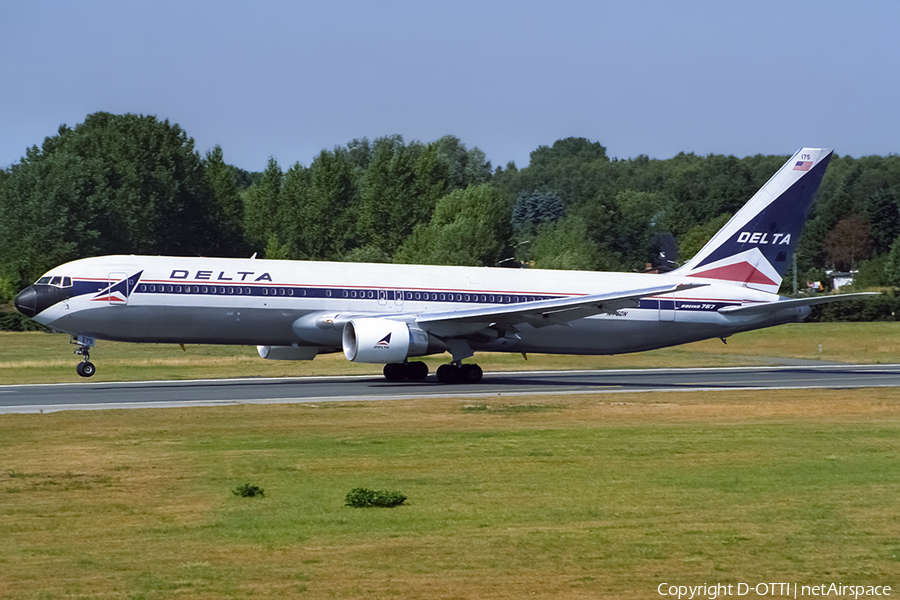 Delta Air Lines Boeing 767-332(ER) (N175DN) | Photo 418261