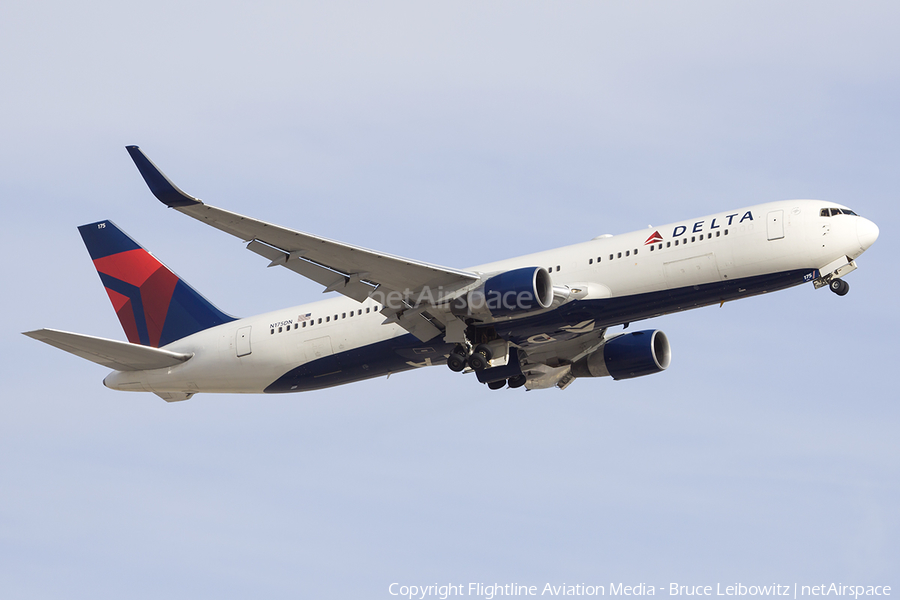 Delta Air Lines Boeing 767-332(ER) (N175DN) | Photo 519484