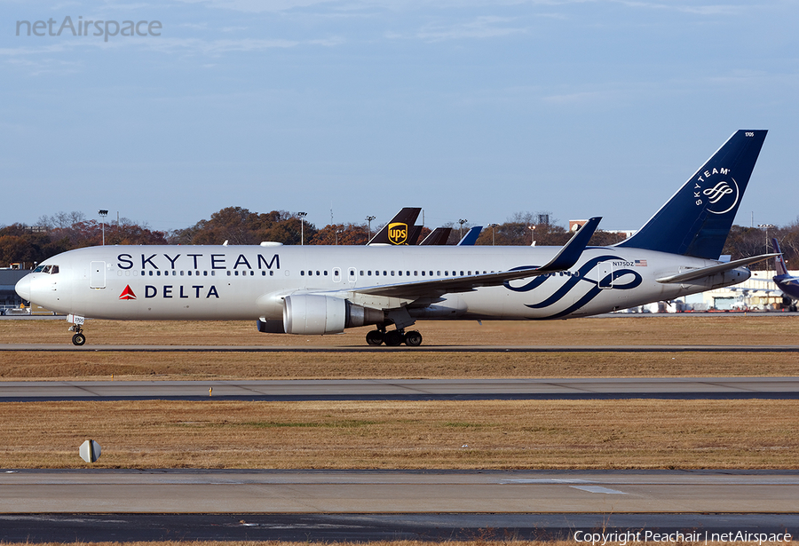 Delta Air Lines Boeing 767-332(ER) (N175DZ) | Photo 135084