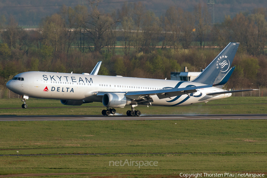 Delta Air Lines Boeing 767-332(ER) (N175DZ) | Photo 104064
