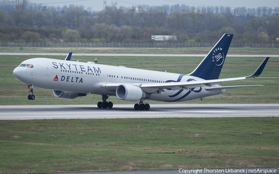 Delta Air Lines Boeing 767-332(ER) (N175DZ) | Photo 135508