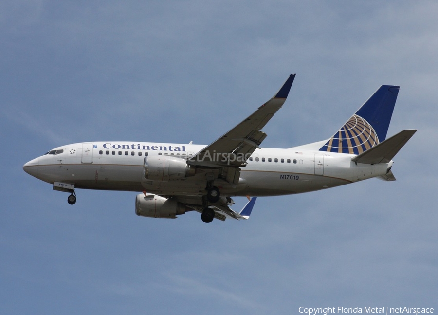 Continental Airlines Boeing 737-524 (N17619) | Photo 304458