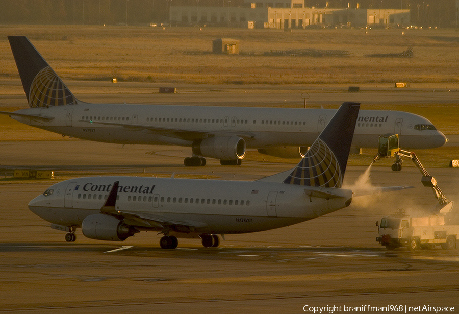 Continental Airlines Boeing 737-524 (N17627) | Photo 51851