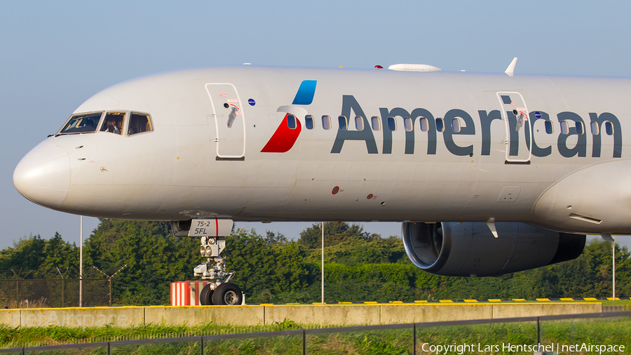 American Airlines Boeing 757-223 (N176AA) | Photo 299056