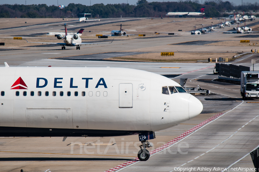 Delta Air Lines Boeing 767-332(ER) (N176DN) | Photo 67562
