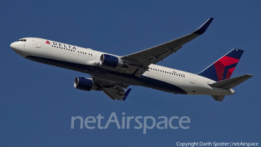 Delta Air Lines Boeing 767-332(ER) (N176DN) | Photo 231814
