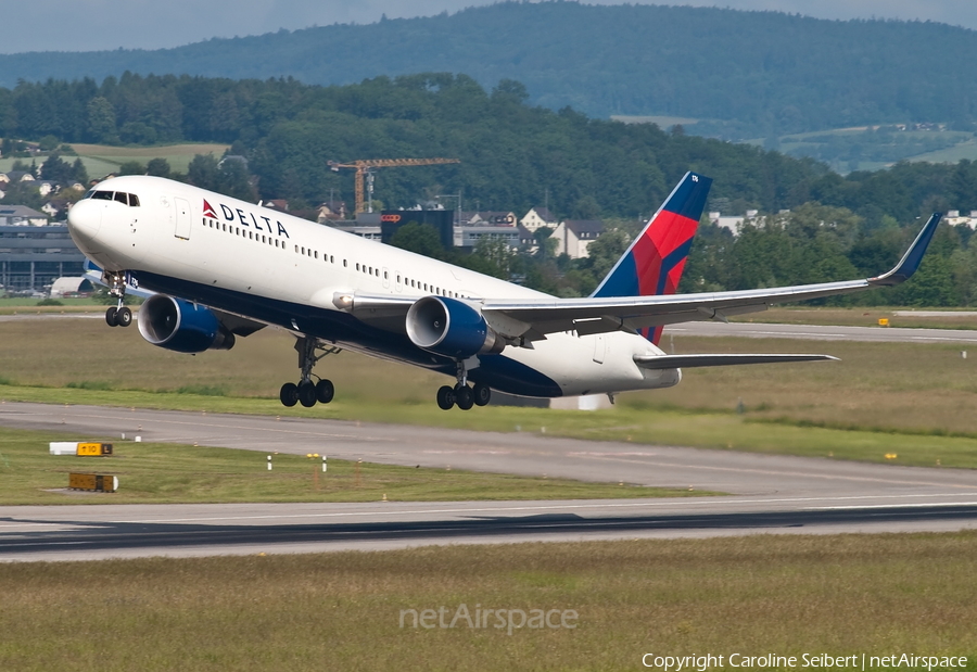 Delta Air Lines Boeing 767-332(ER) (N176DN) | Photo 78949