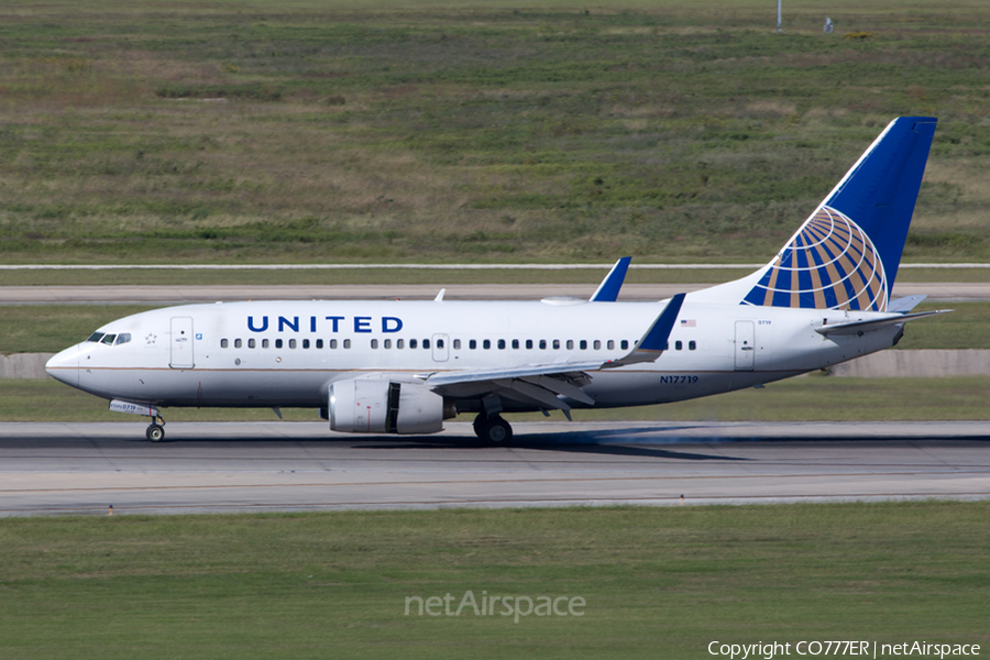 United Airlines Boeing 737-724 (N17719) | Photo 58565