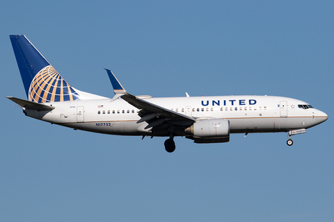 United Airlines Boeing 737-71Q (N17752) at  Newark - Liberty International, United States