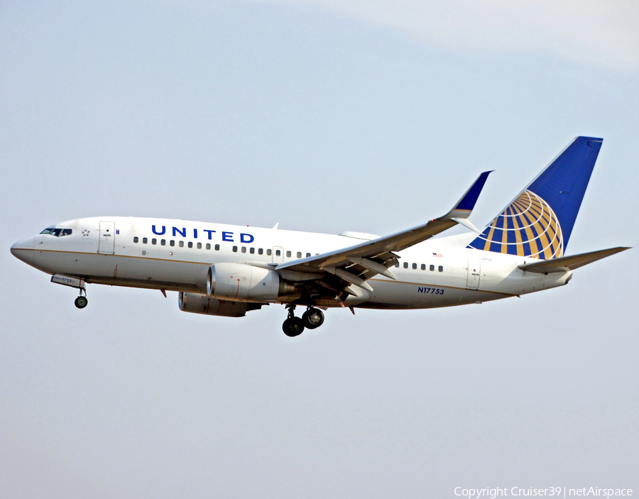 United Airlines Boeing 737-7V3 (N17753) | Photo 261306