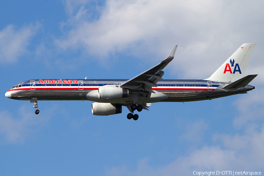 American Airlines Boeing 757-223 (N177AN) | Photo 386332