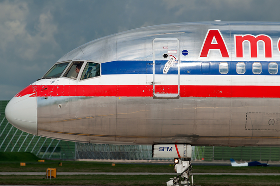 American Airlines Boeing 757-223 (N177AN) at  Manchester - International (Ringway), United Kingdom