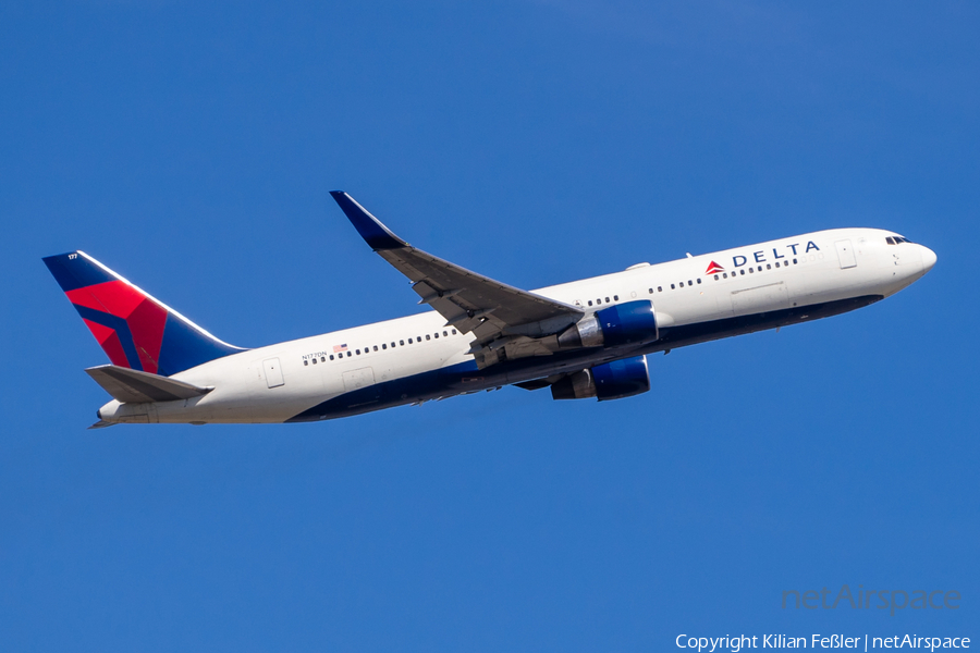 Delta Air Lines Boeing 767-332(ER) (N177DN) | Photo 411242