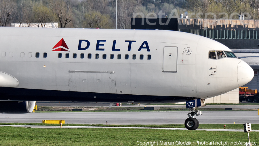 Delta Air Lines Boeing 767-332(ER) (N177DN) | Photo 445487