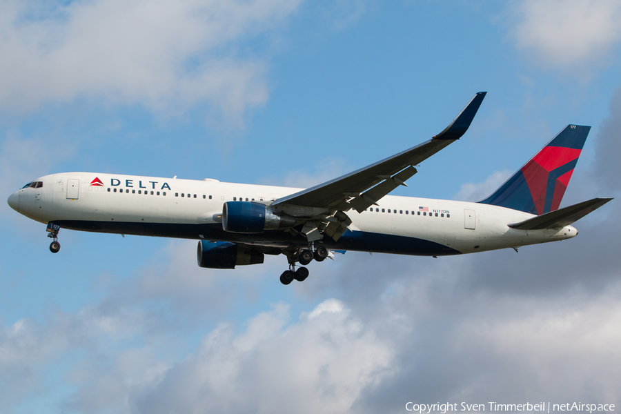 Delta Air Lines Boeing 767-332(ER) (N177DN) | Photo 186241