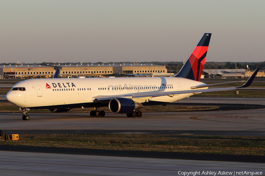 Delta Air Lines Boeing 767-332(ER) (N177DZ) | Photo 180710