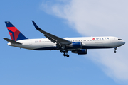 Delta Air Lines Boeing 767-332(ER) (N177DZ) at  New York - John F. Kennedy International, United States