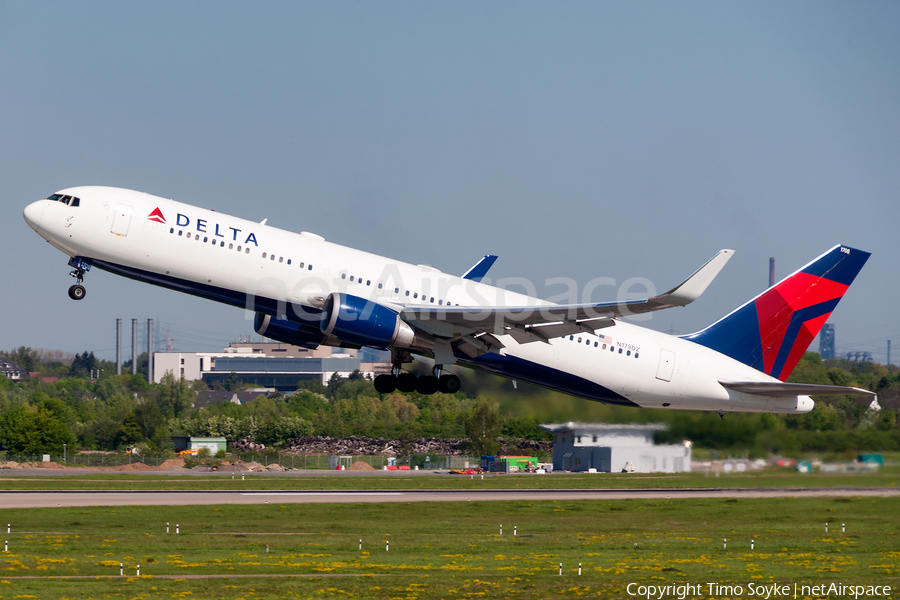 Delta Air Lines Boeing 767-332(ER) (N178DZ) | Photo 107724