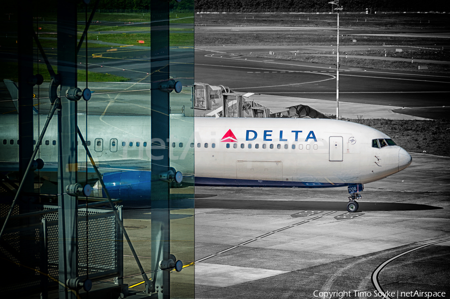 Delta Air Lines Boeing 767-332(ER) (N178DZ) | Photo 110377