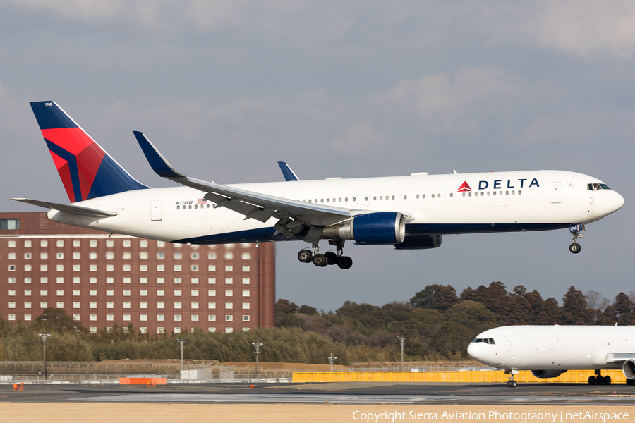 Delta Air Lines Boeing 767-332(ER) (N178DZ) | Photo 329145