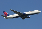 Delta Air Lines Boeing 767-332(ER) (N178DZ) at  Pisa - Galileo Galilei, Italy