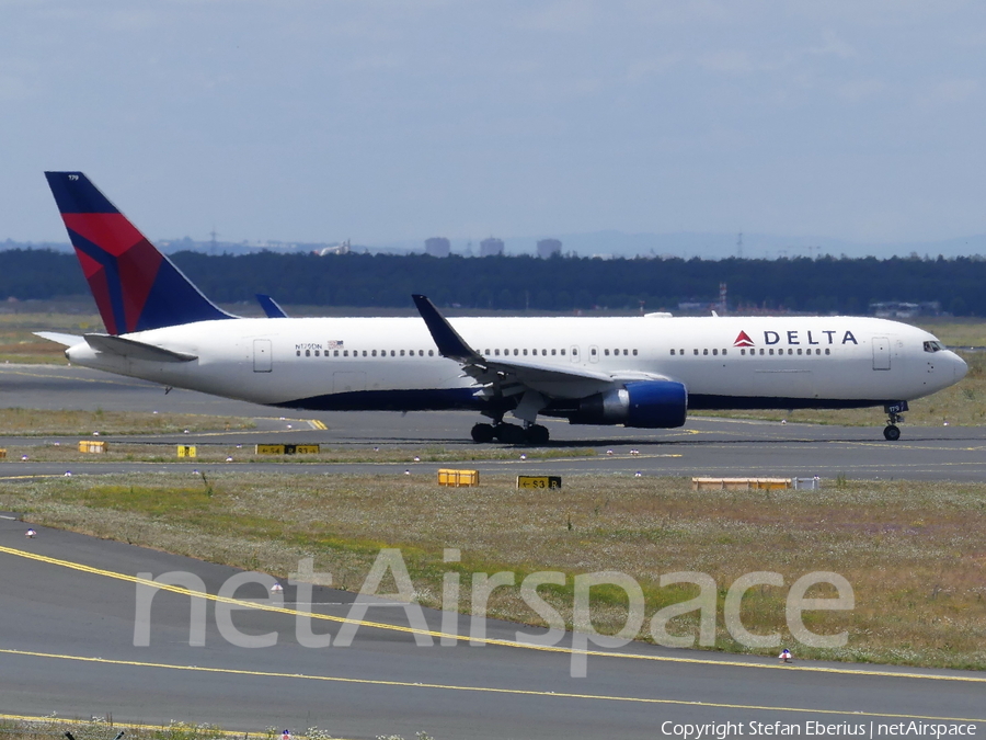 Delta Air Lines Boeing 767-332(ER) (N179DN) | Photo 393171